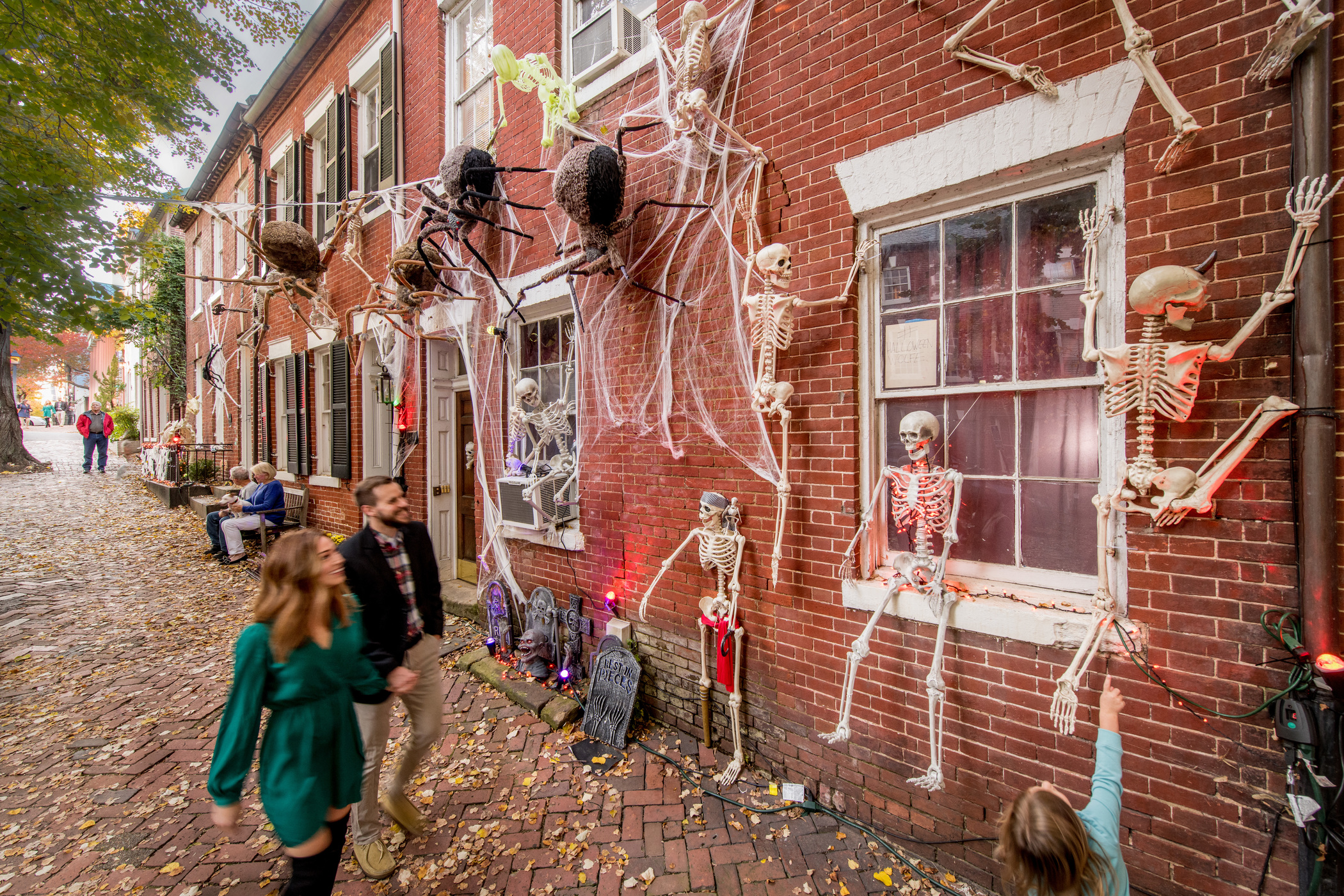 Haunted walking tour in Old Town Alexandria